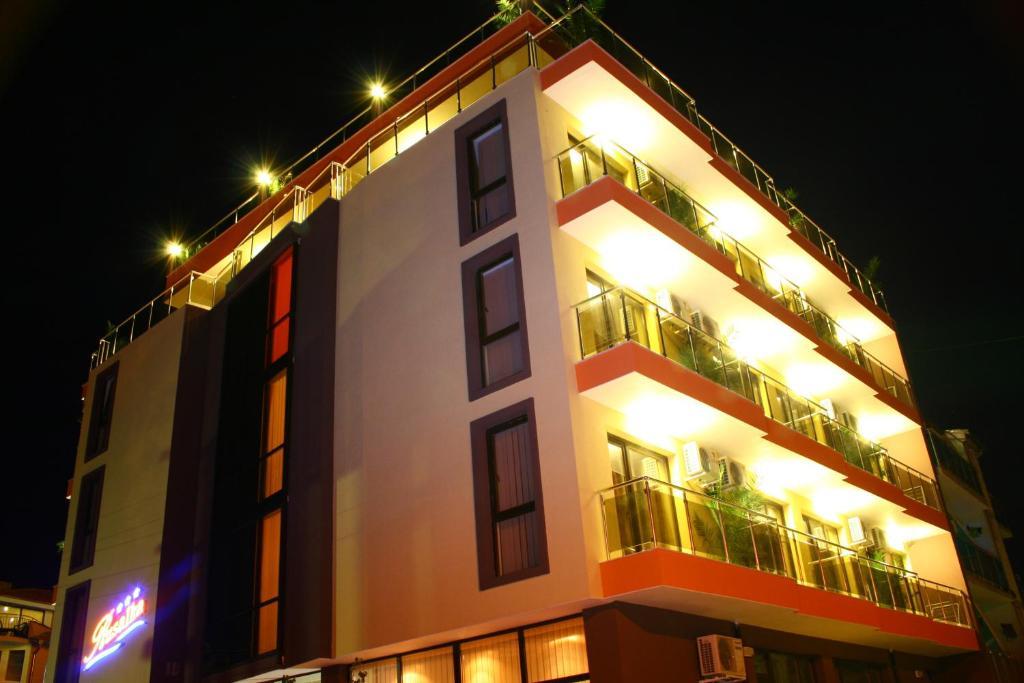 קיטן Hotel Rusalka מראה חיצוני תמונה