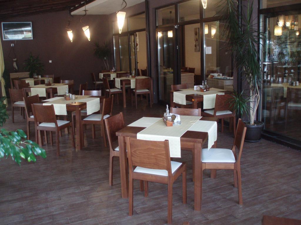 קיטן Hotel Rusalka מראה חיצוני תמונה