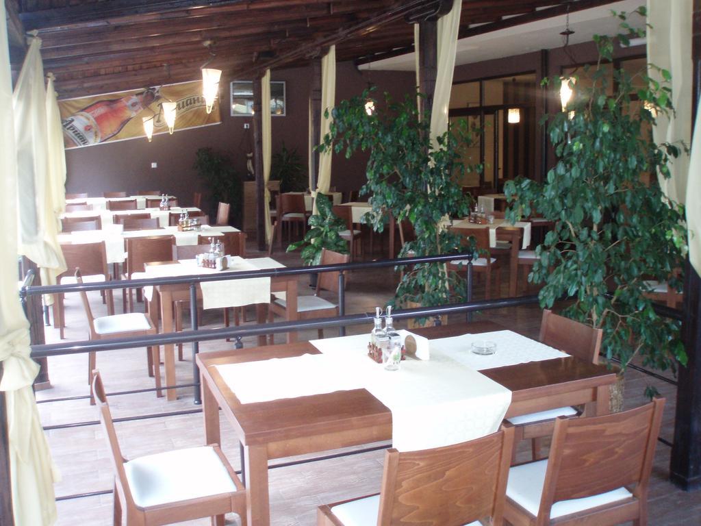 קיטן Hotel Rusalka מראה חיצוני תמונה